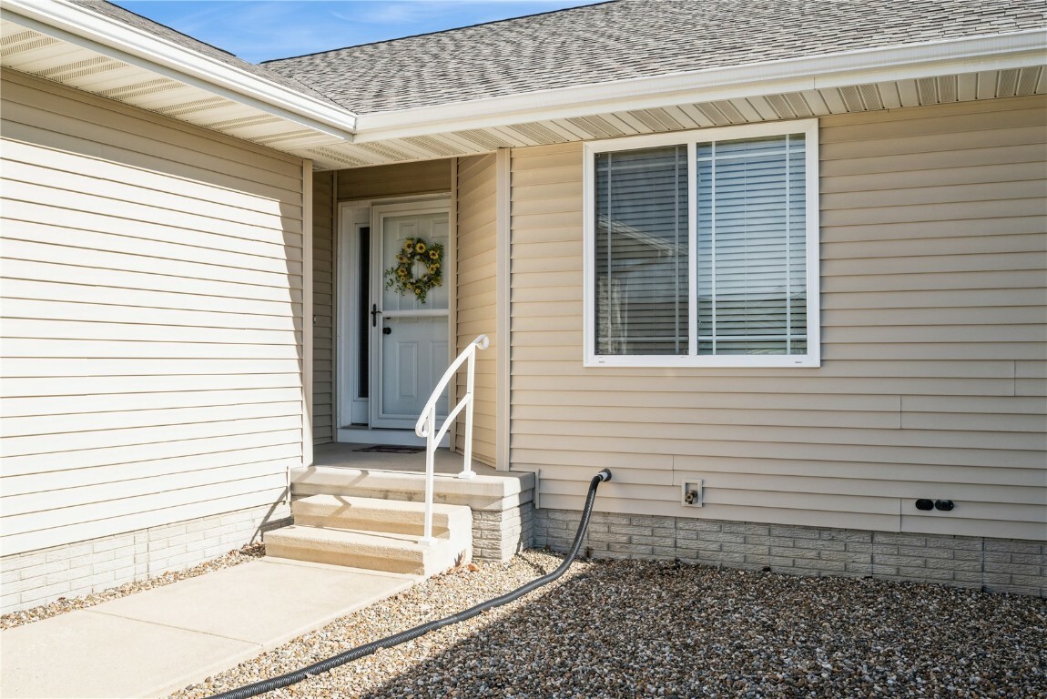 Property Photo:  3411 Badger Dr SW B  IA 52404 