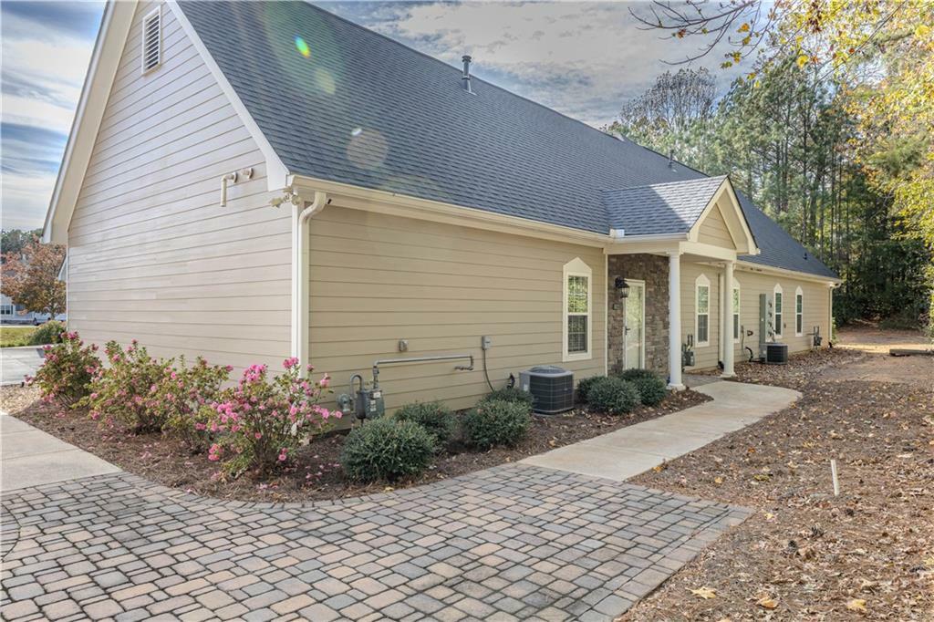 Property Photo:  1304 Village Boulevard  GA 30161 