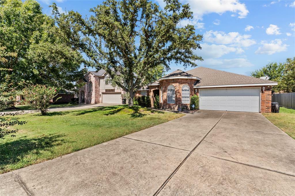 Property Photo:  10926 Sharon Circle  TX 77356 