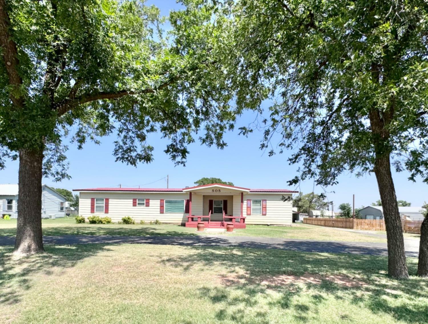 Property Photo:  505 S Monroe Avenue  TX 79350 