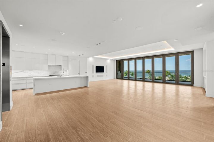 Property Photo: 1561 Gulf Of Mexico Drive 403 FL 34228
