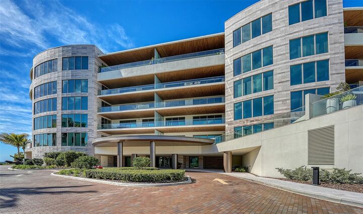 Property Photo:  1561 Gulf Of Mexico Drive 403  FL 34228 