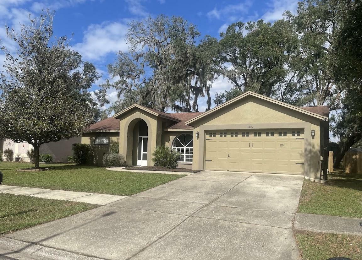 Property Photo:  1806 Staysail Drive  FL 33594 