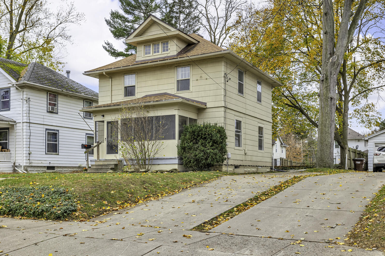 Property Photo: 1610 Third Street MI 49203