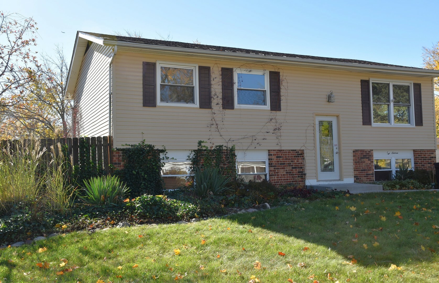 216 Malibu Court  Bolingbrook IL 60440 photo