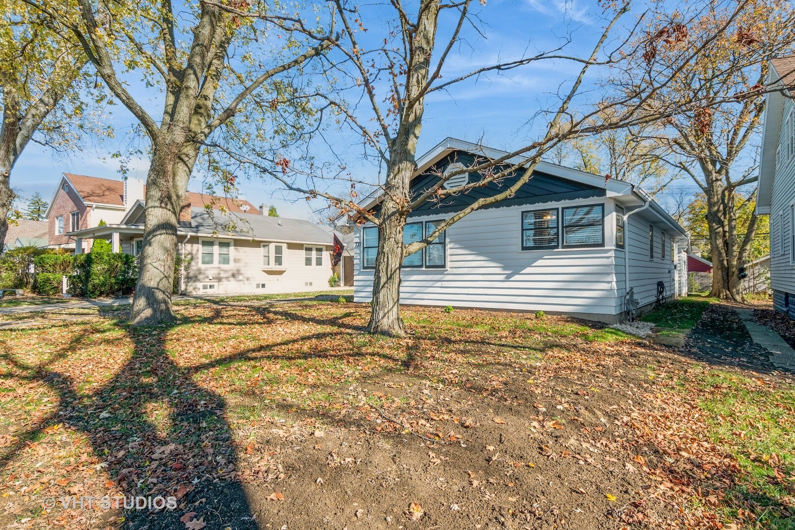 Property Photo:  737 S Jackson Street  IL 60521 