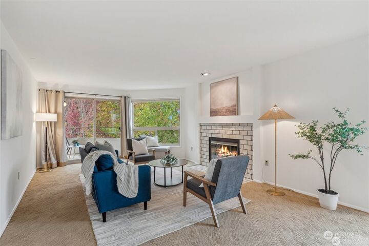 Property Photo:  1520  15th Avenue E 48  WA 98112 