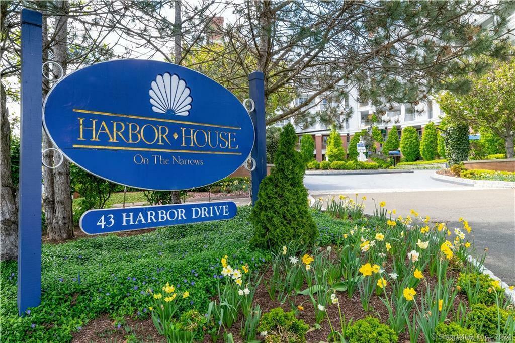 Property Photo:  43 Harbor Drive Apt 104  CT 06902 