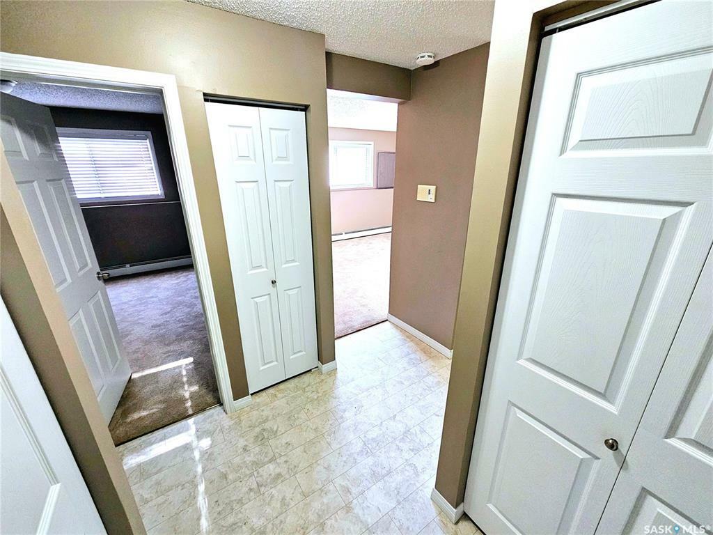 Property Photo:  720 8th Street E 106  SK S7H 0R3 