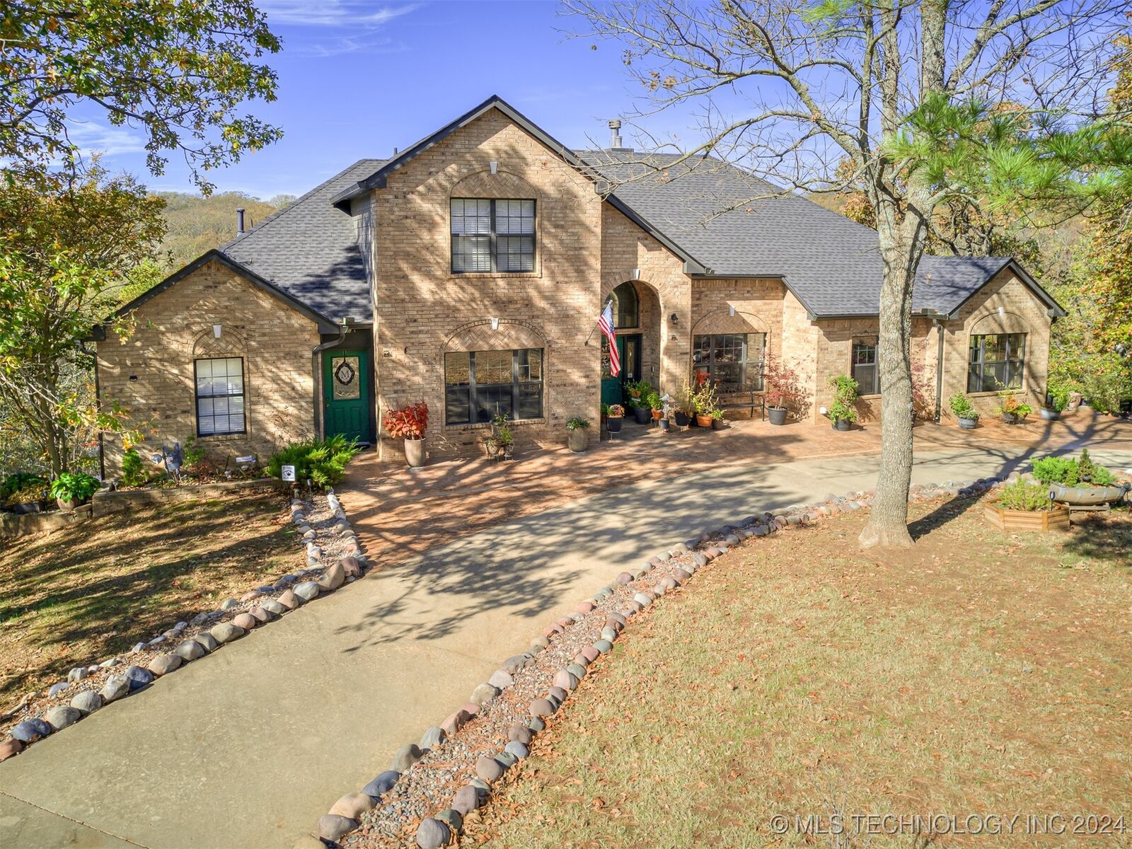 Property Photo: 12723 S 14th Circle OK 74037