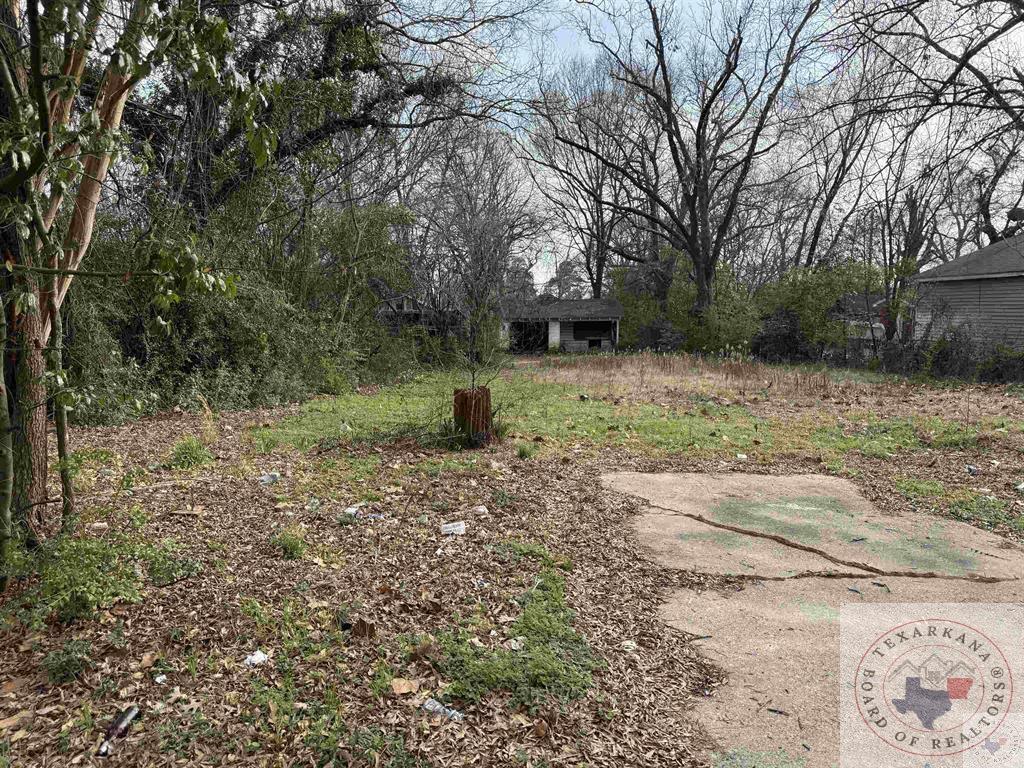 Property Photo: 2109 W 17th TX 75501