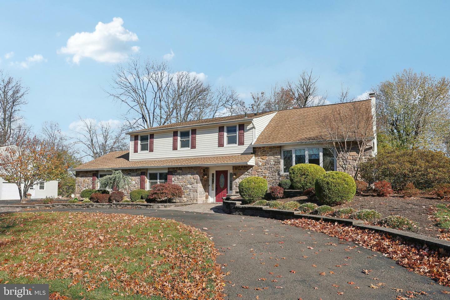 Property Photo:  1304 Yale Drive  PA 19067 