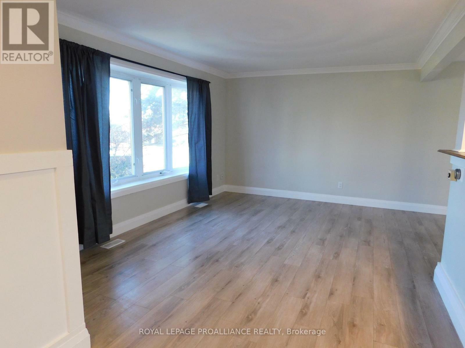 Property Photo:  36 Fifth Avenue  ON K8V 5P1 