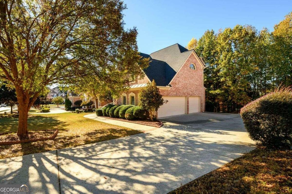 Property Photo:  1700 Briergate Drive  GA 30097 