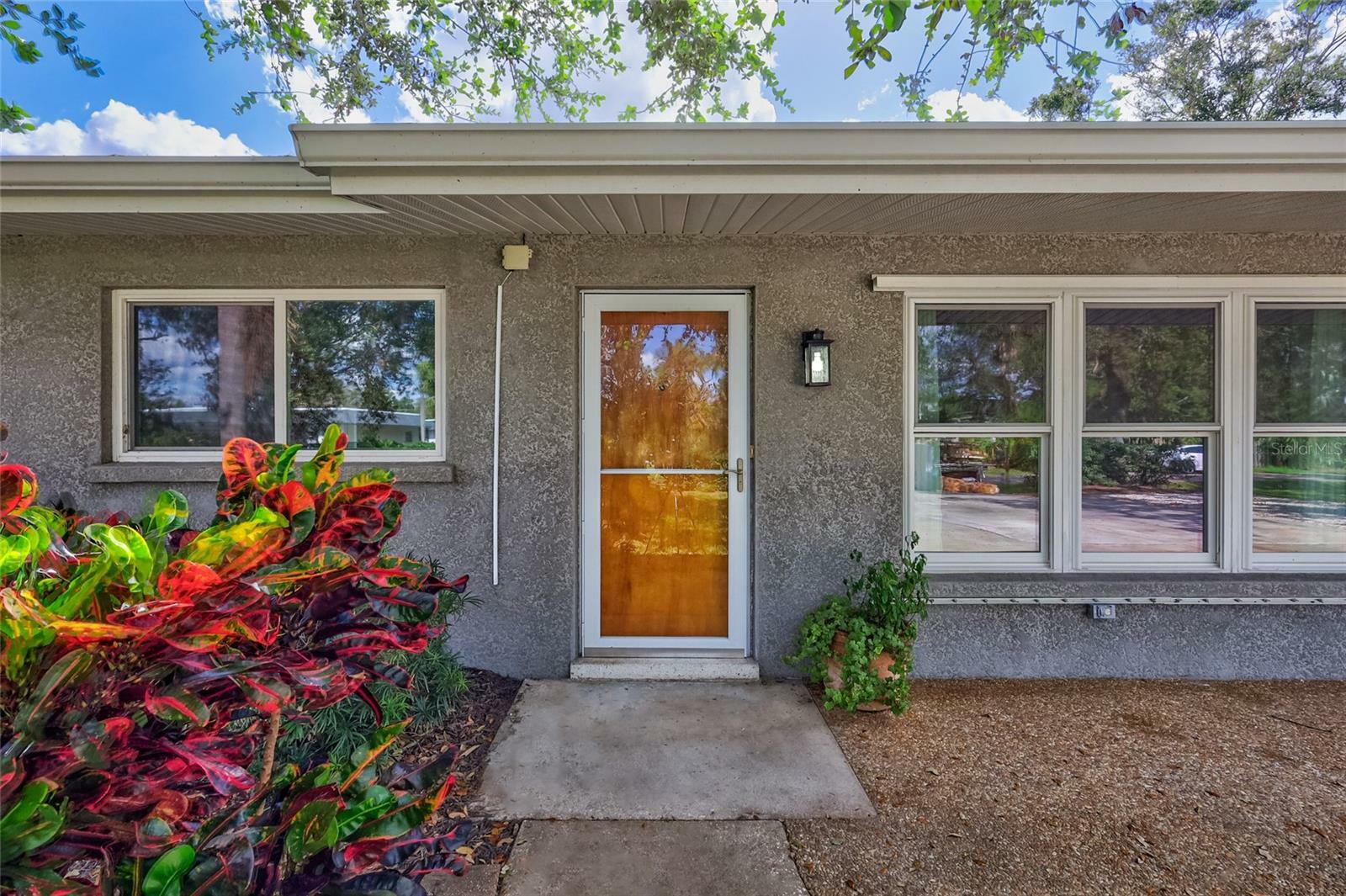 Property Photo:  2724 Monterey Street  FL 34231 