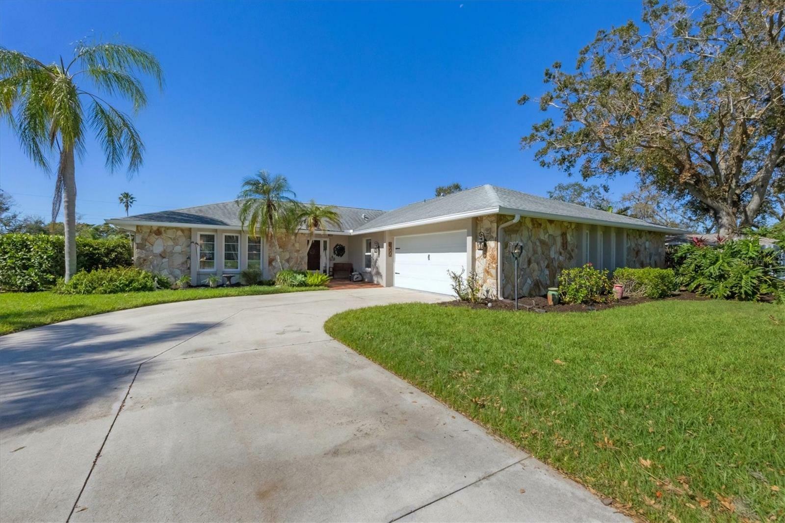 5666 Beneva Woods Circle  Sarasota FL 34233 photo