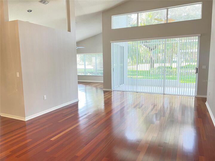 Property Photo:  5407 Twin Creeks Drive  FL 33596 