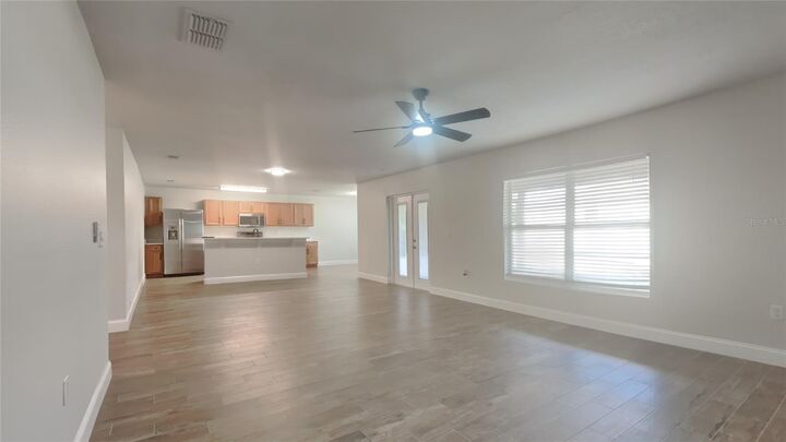 Property Photo: 114 Slipper Key Road FL 33572