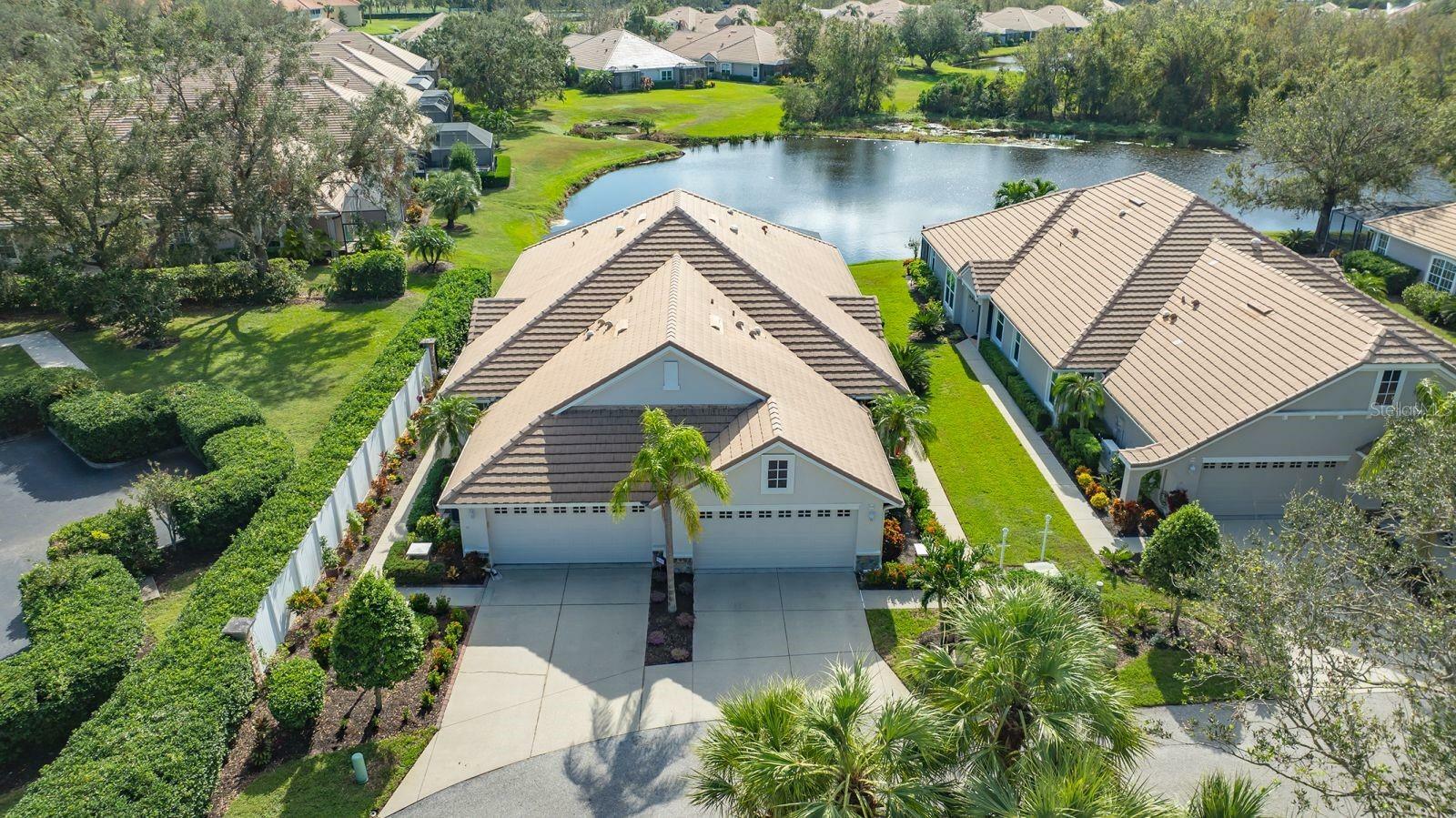 Property Photo:  7038 Four Seasons Circle  FL 34202 