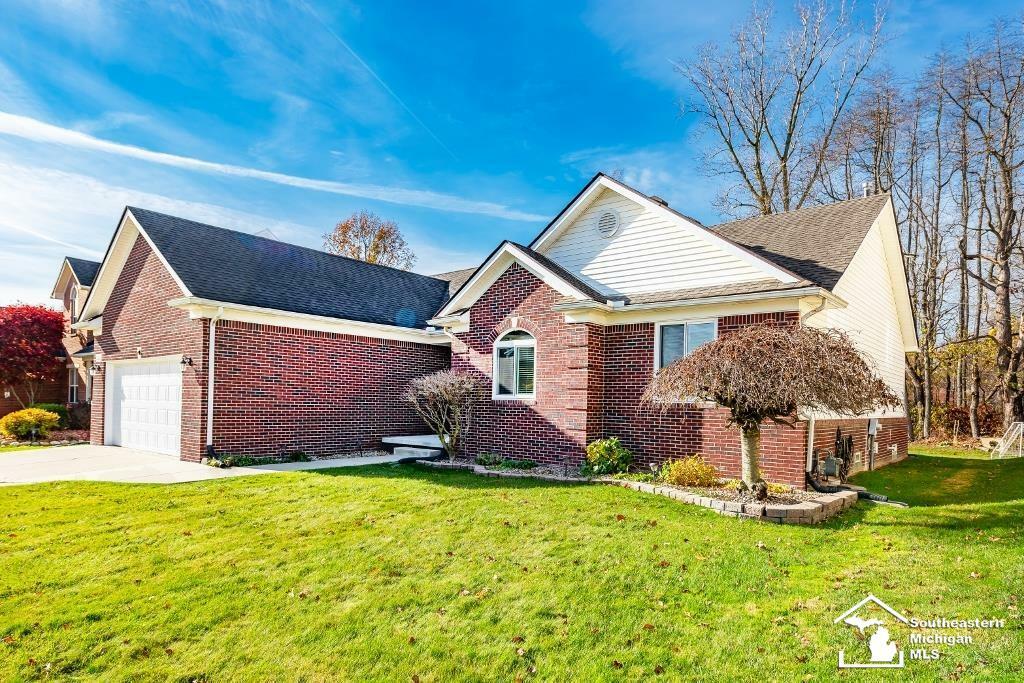 Property Photo:  23140 W Creek Drive  MI 48164-7827 