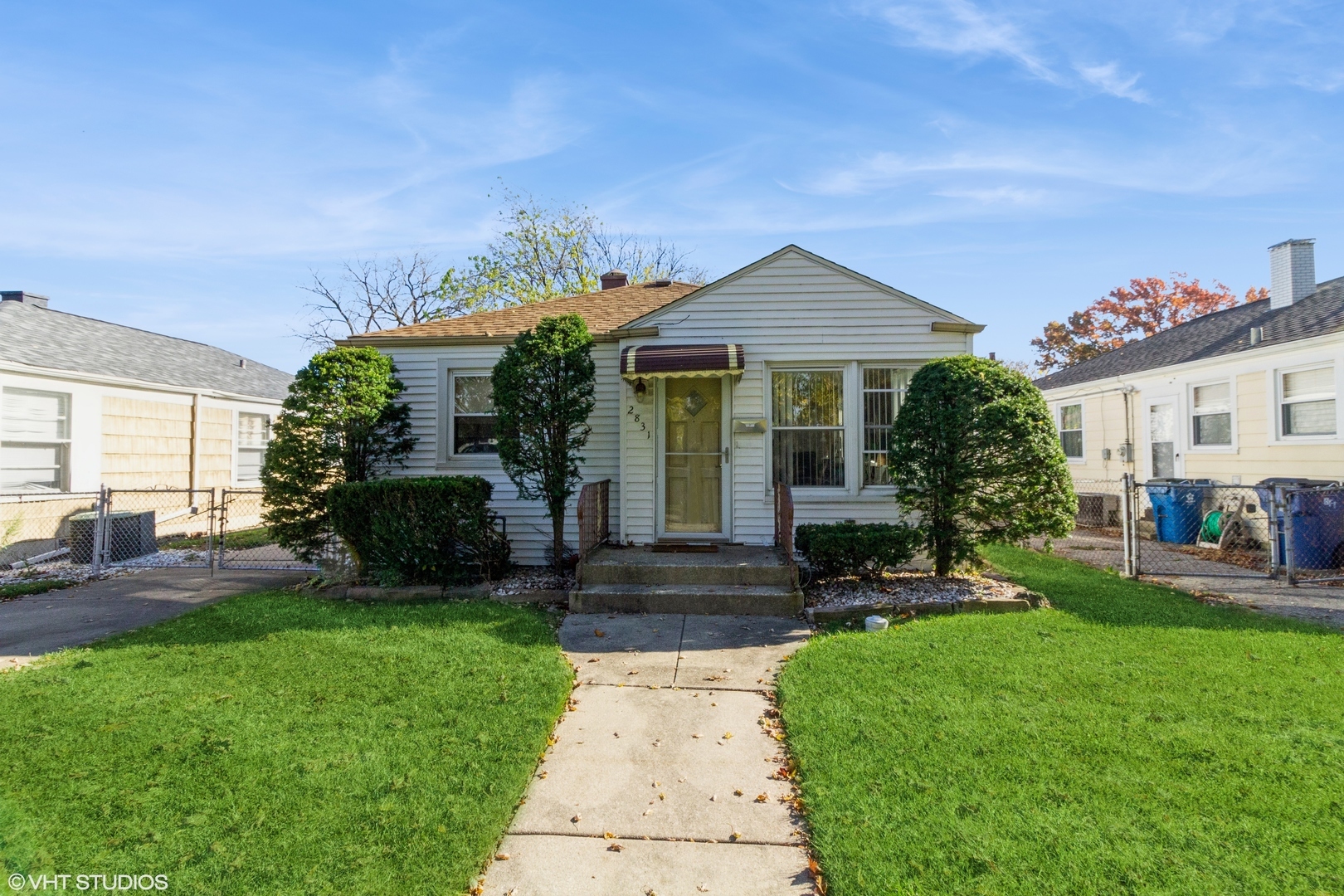 Property Photo:  2831 Maple Street  IL 60131 