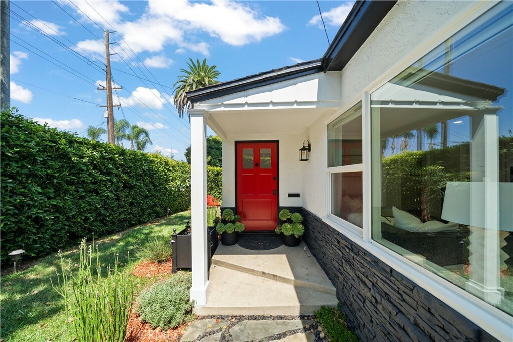 Property Photo:  600 Ximeno Avenue  CA 90814 