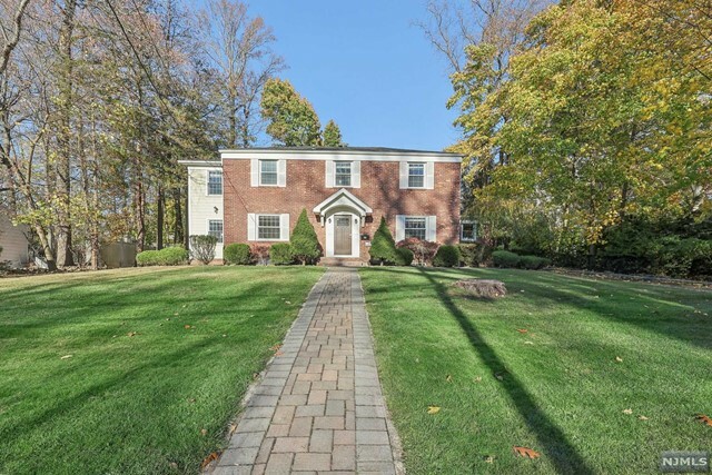 29 Woodland Park Drive  Tenafly NJ 07670 photo