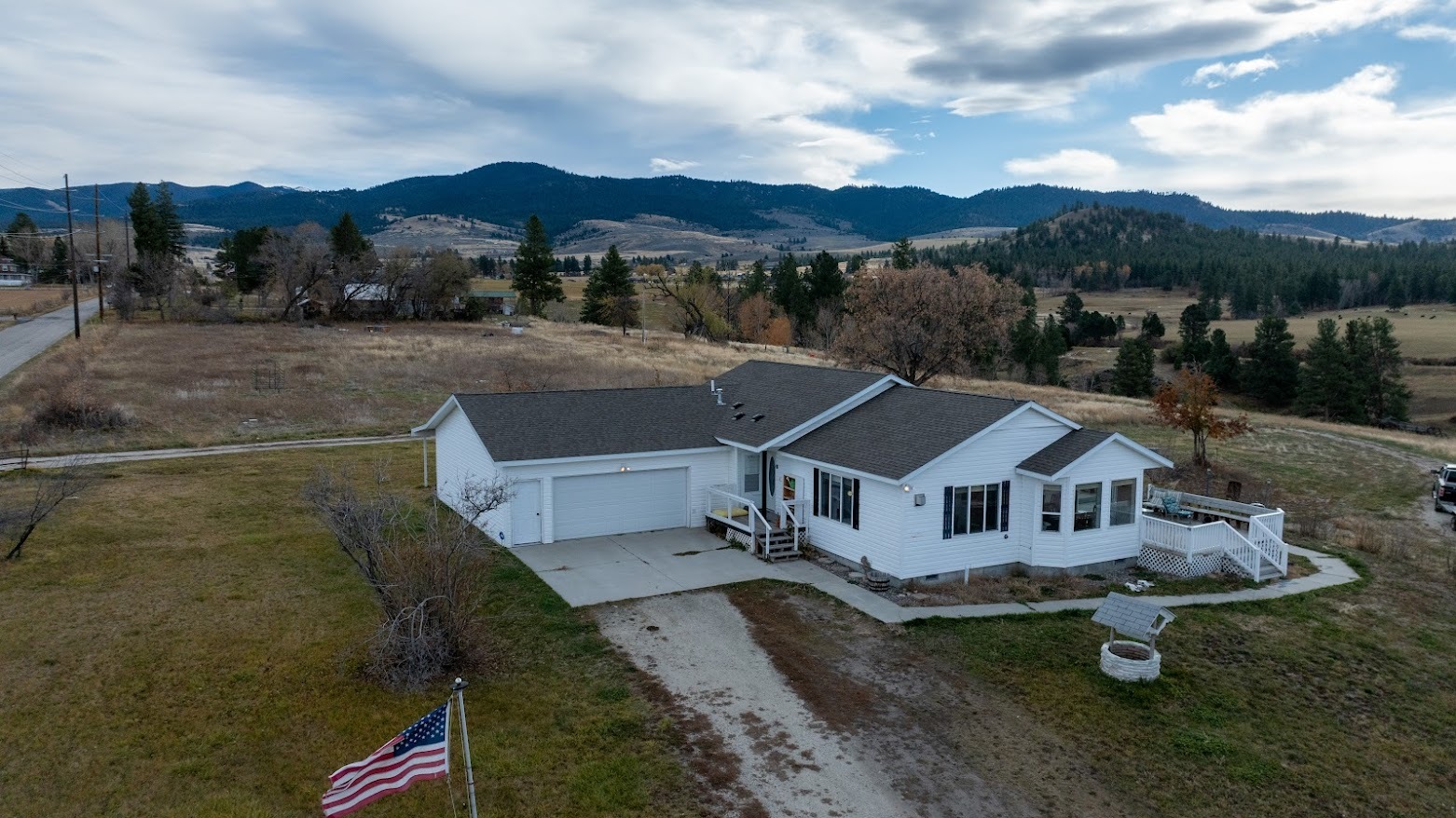 Property Photo:  955 Hamilton Heights Road  MT 59828 