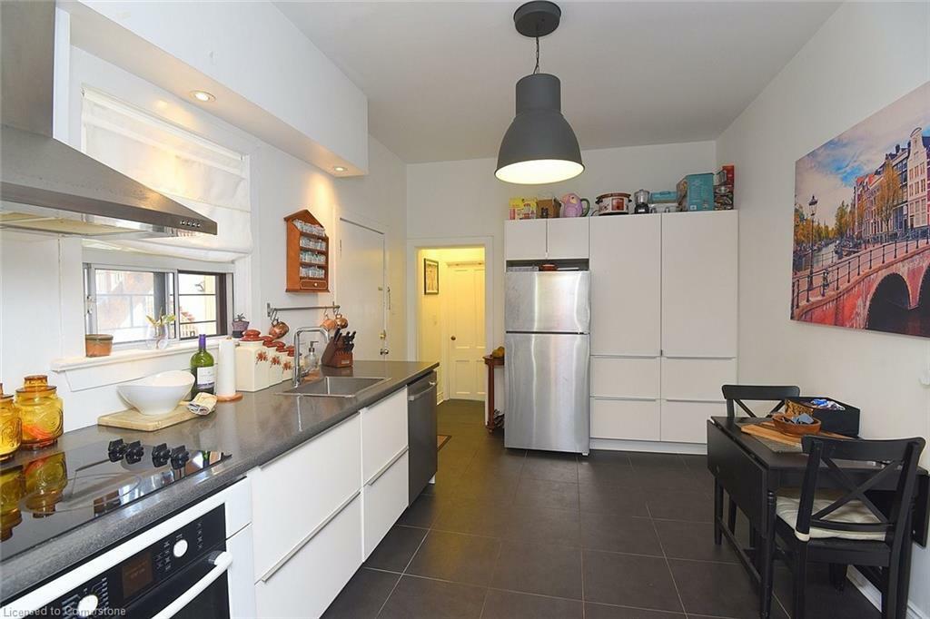 Property Photo:  132 Caroline Street 1  ON L8P 3K8 