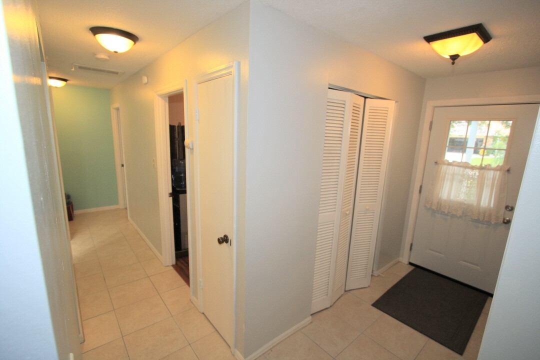 Property Photo:  425 Banyan Street  FL 32958 