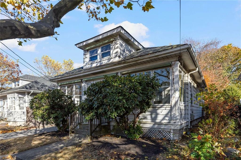 Property Photo:  444 Niantic Avenue  RI 02910 