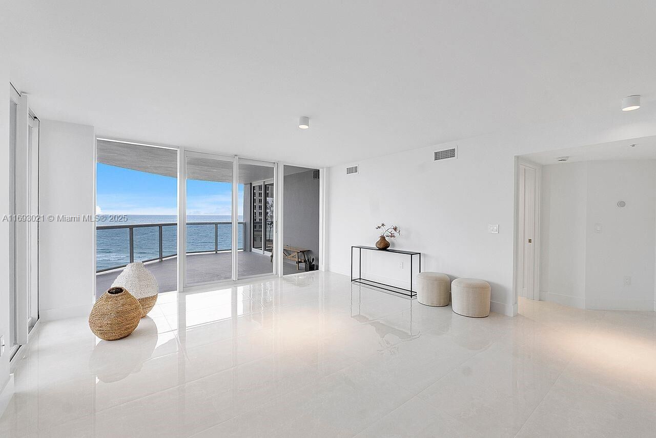 Property Photo: 6301 Collins Ave 1508 FL 33141