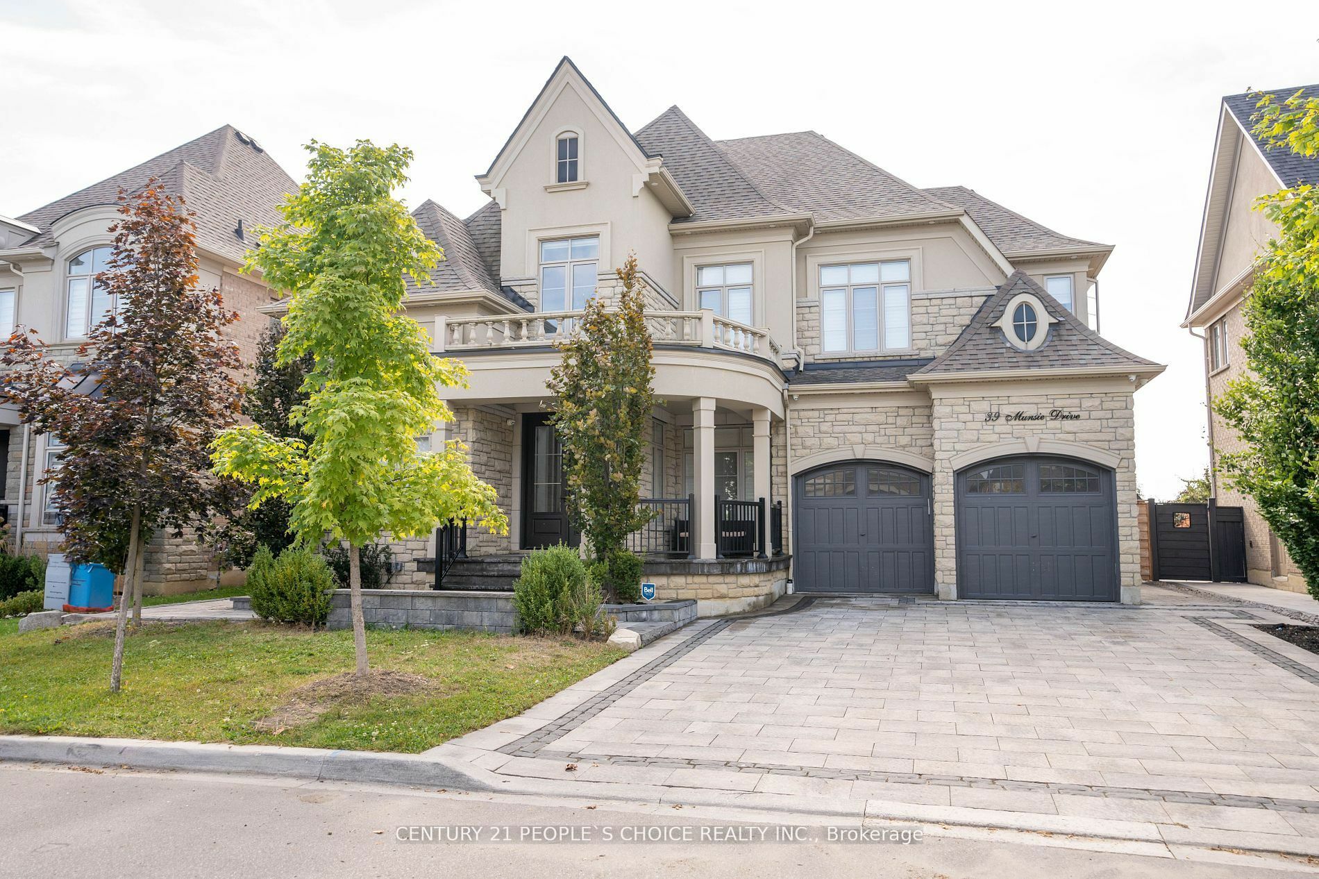 Property Photo:  39 Munsie Dr  ON L7B 0N8 