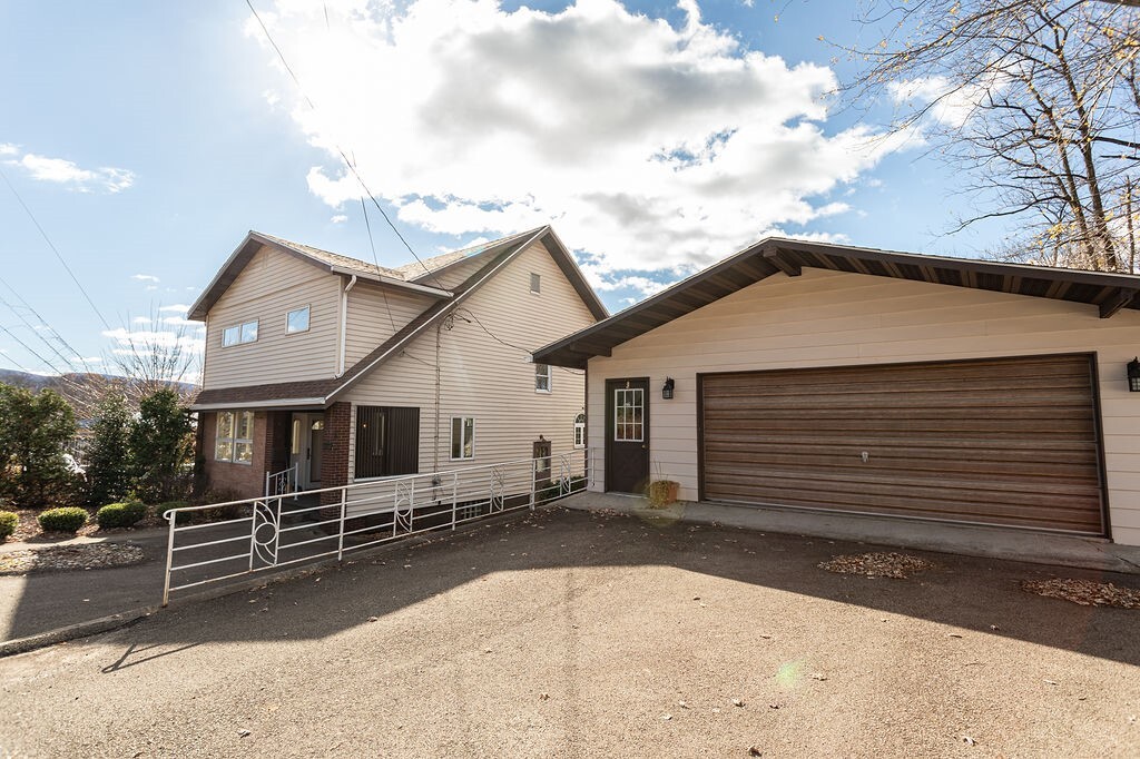 Property Photo: 584 E Main Street PA 15401
