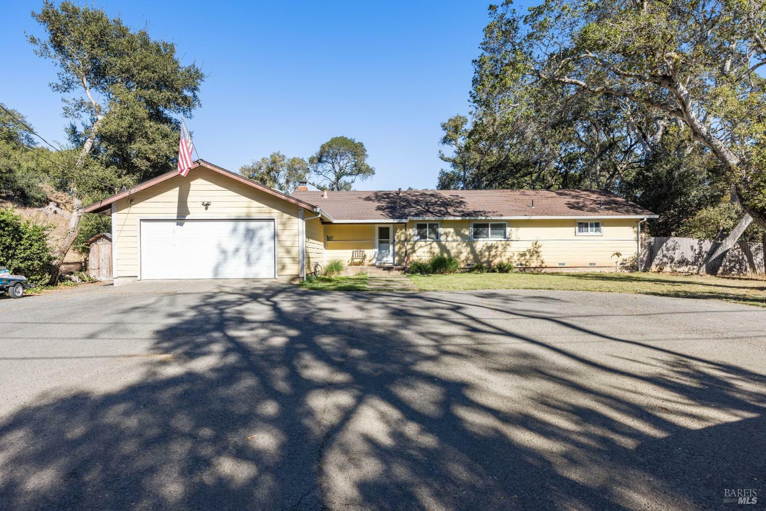 Property Photo:  303 Orchard Lane  CA 94951 