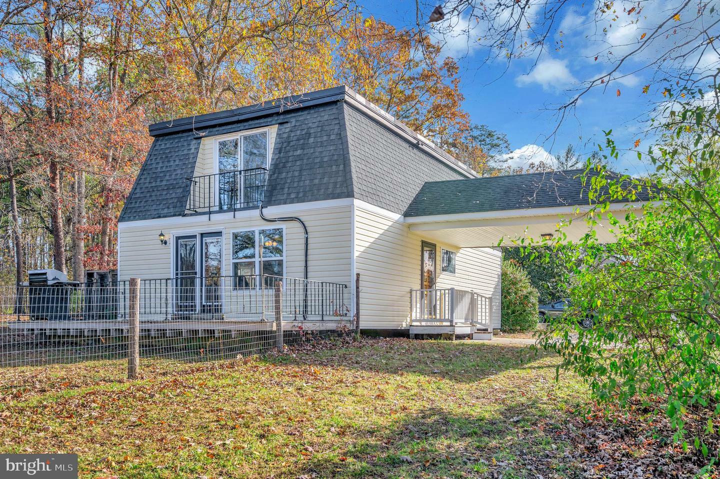 Property Photo:  152 Bays Farm Drive  VA 23093 