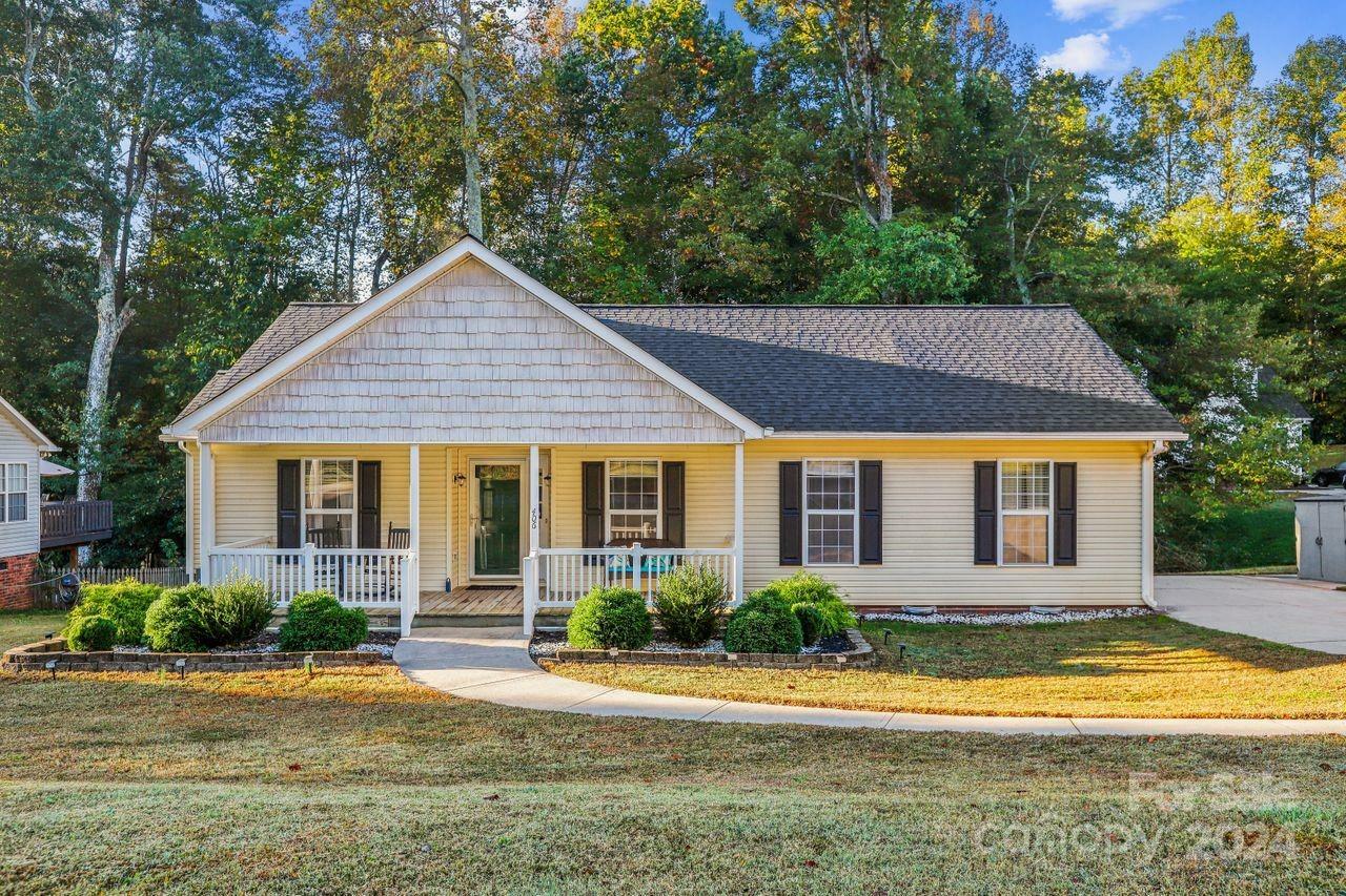 Property Photo:  406 Chinaberry Drive  NC 28203 