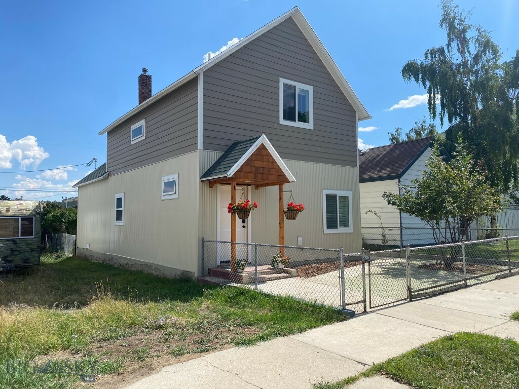 Property Photo:  607 Cedar Street  MT 59711 