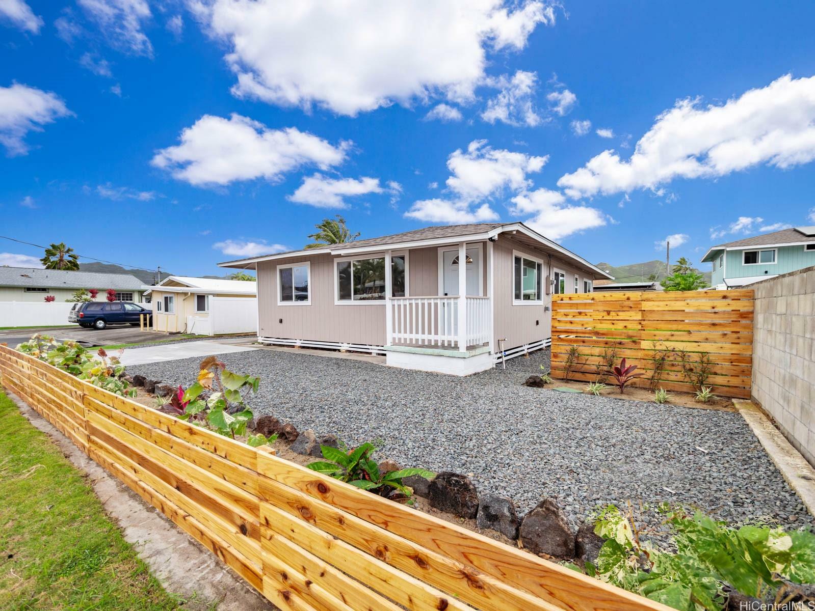 Property Photo:  624 Olomana Street  HI 96734 