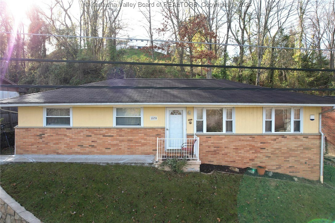 Property Photo:  1570 Smith Road  WV 25314 