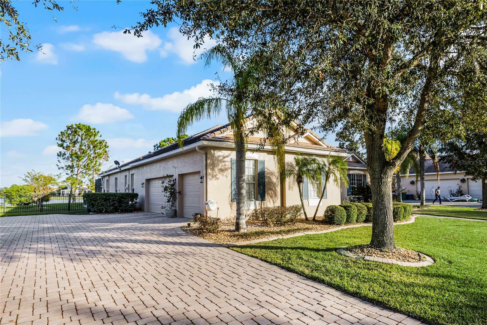 Property Photo:  2033 Stefano Court  FL 32757 