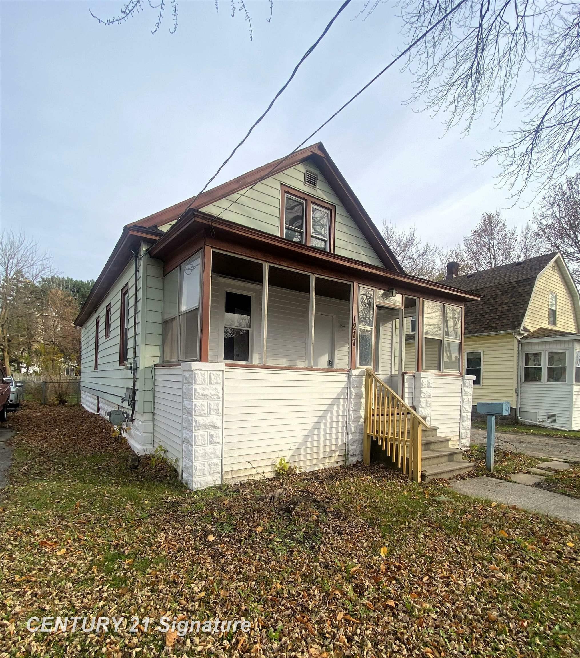 1217 S Vanburen Street  Bay City MI 48708 photo