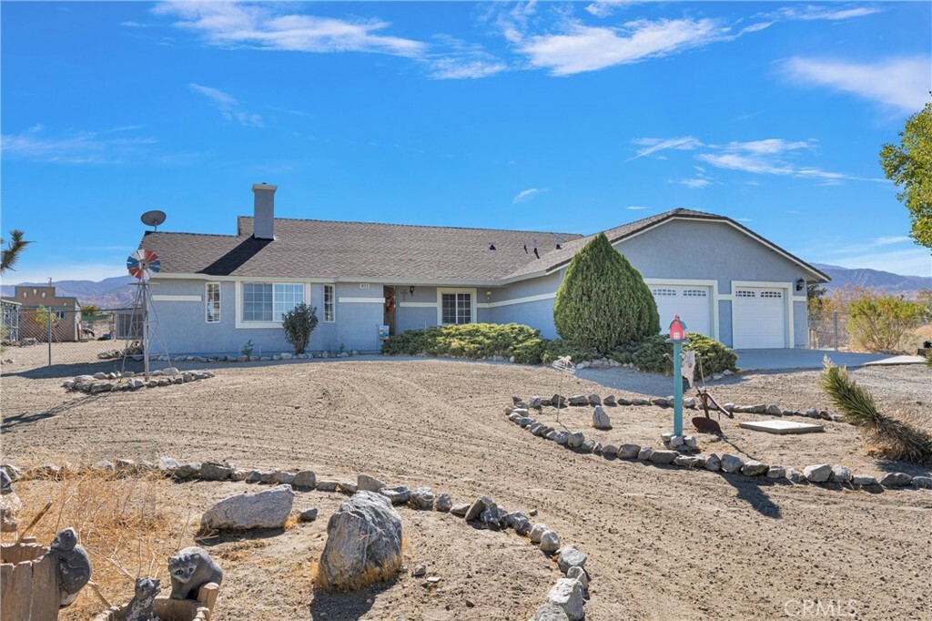 Property Photo:  411 Calaveras Road  CA 92372 