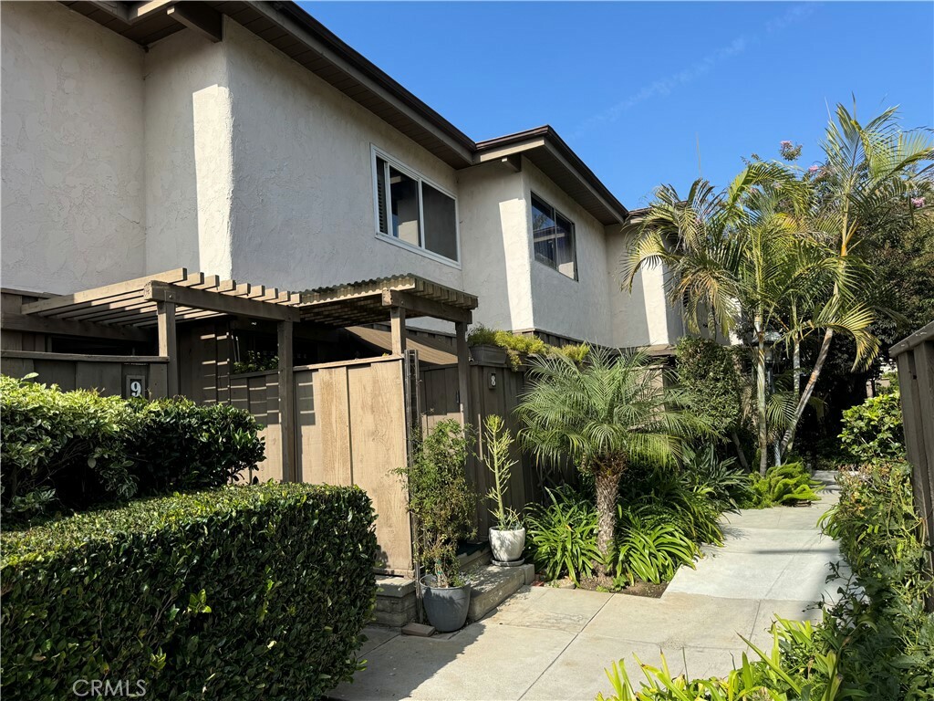 Property Photo:  4591 Inglewood Blvd. 9  CA 90230 