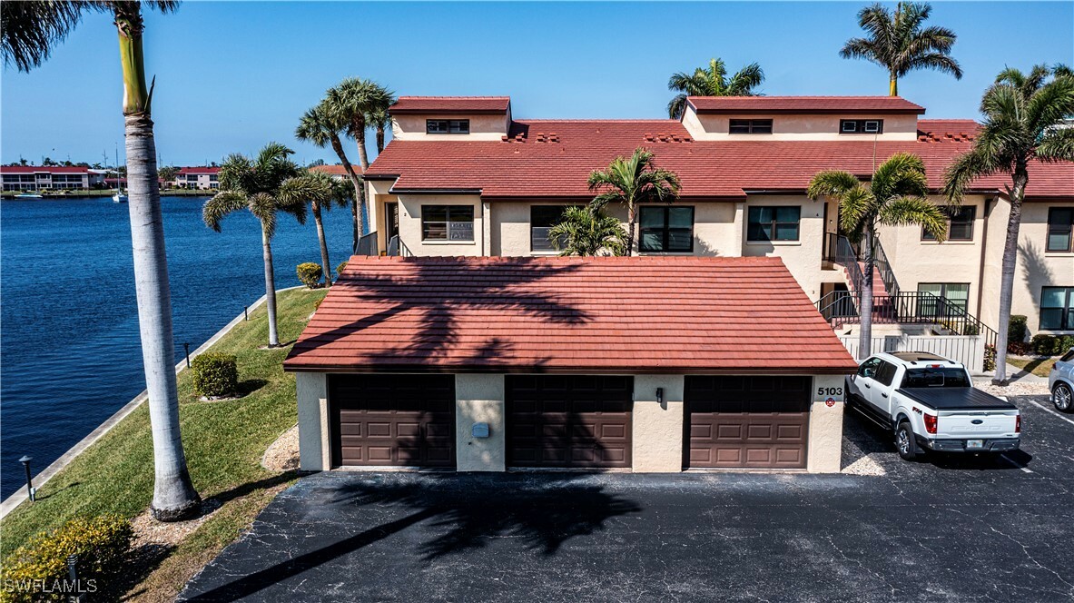 Property Photo: 5103 Sunnybrook Court 1 FL 33904