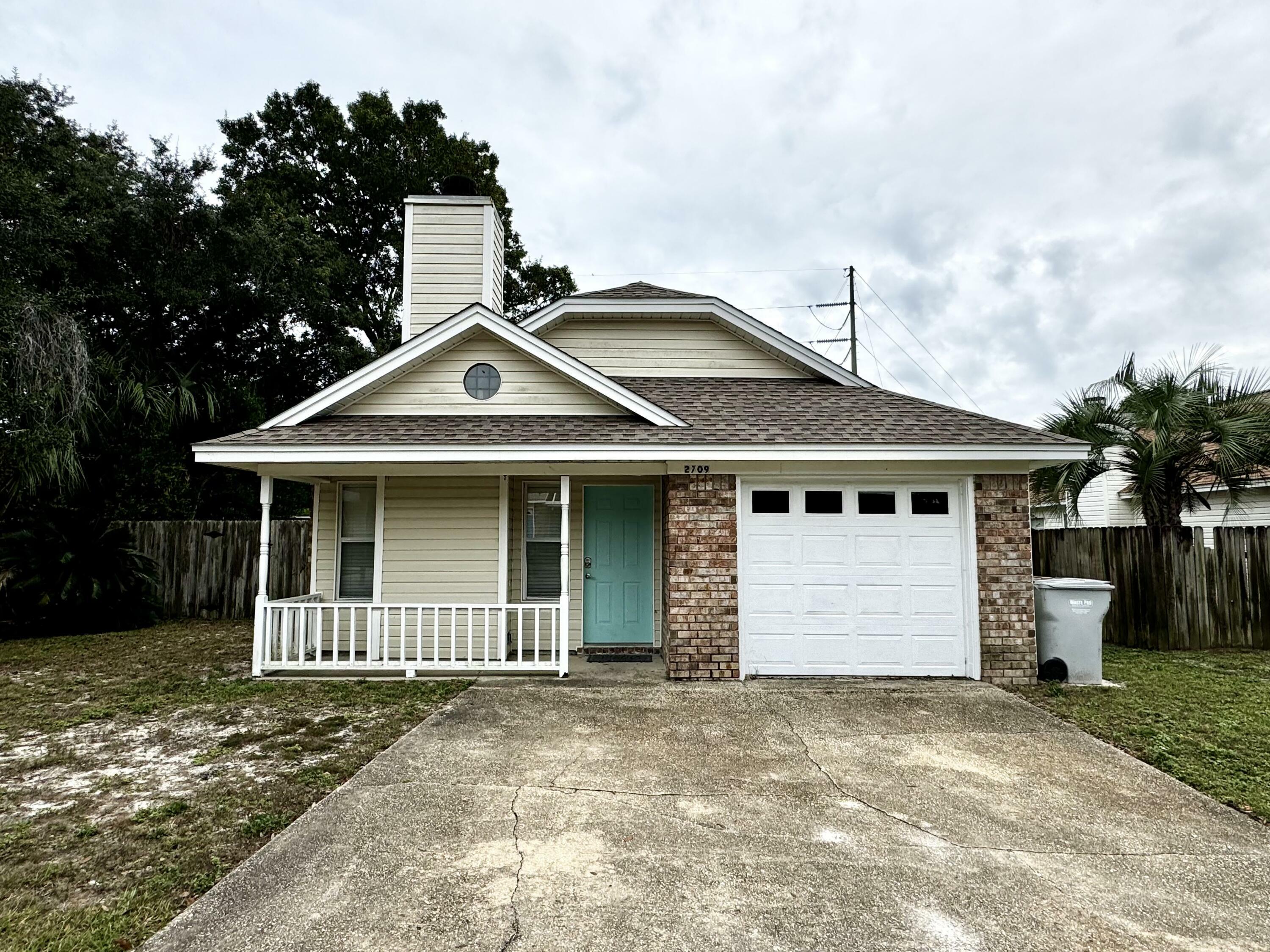 Property Photo:  2709 Summertree Lane  FL 32563 