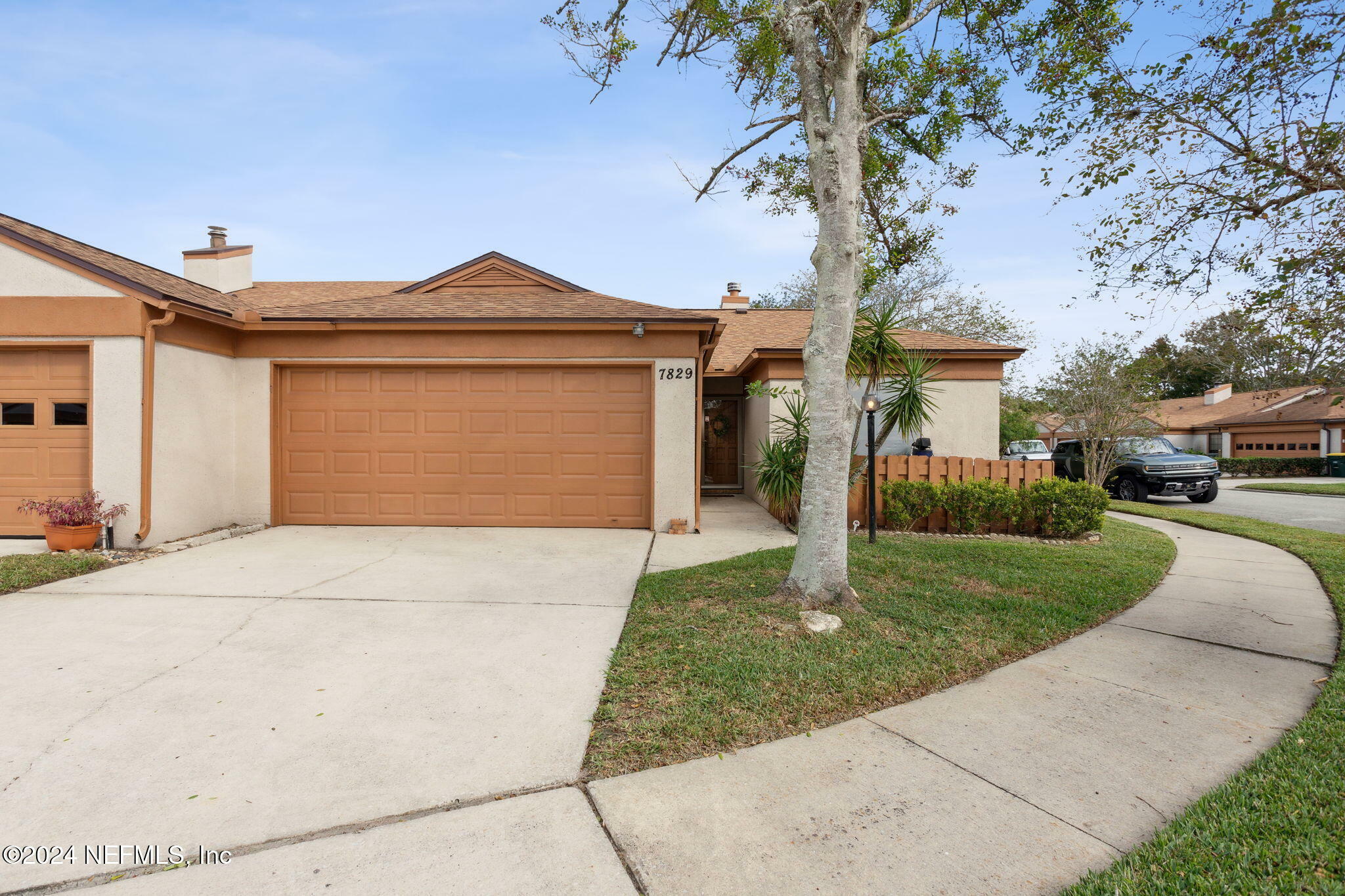 Property Photo:  7829 Fawn Brook Circle W  FL 32256 