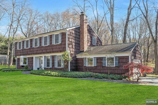 Property Photo:  84 Briarwood Avenue  NJ 07648 