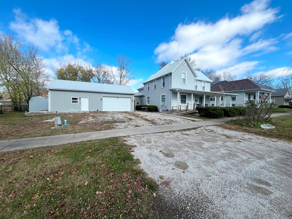 Property Photo:  1215 Clay Street  MO 64601 