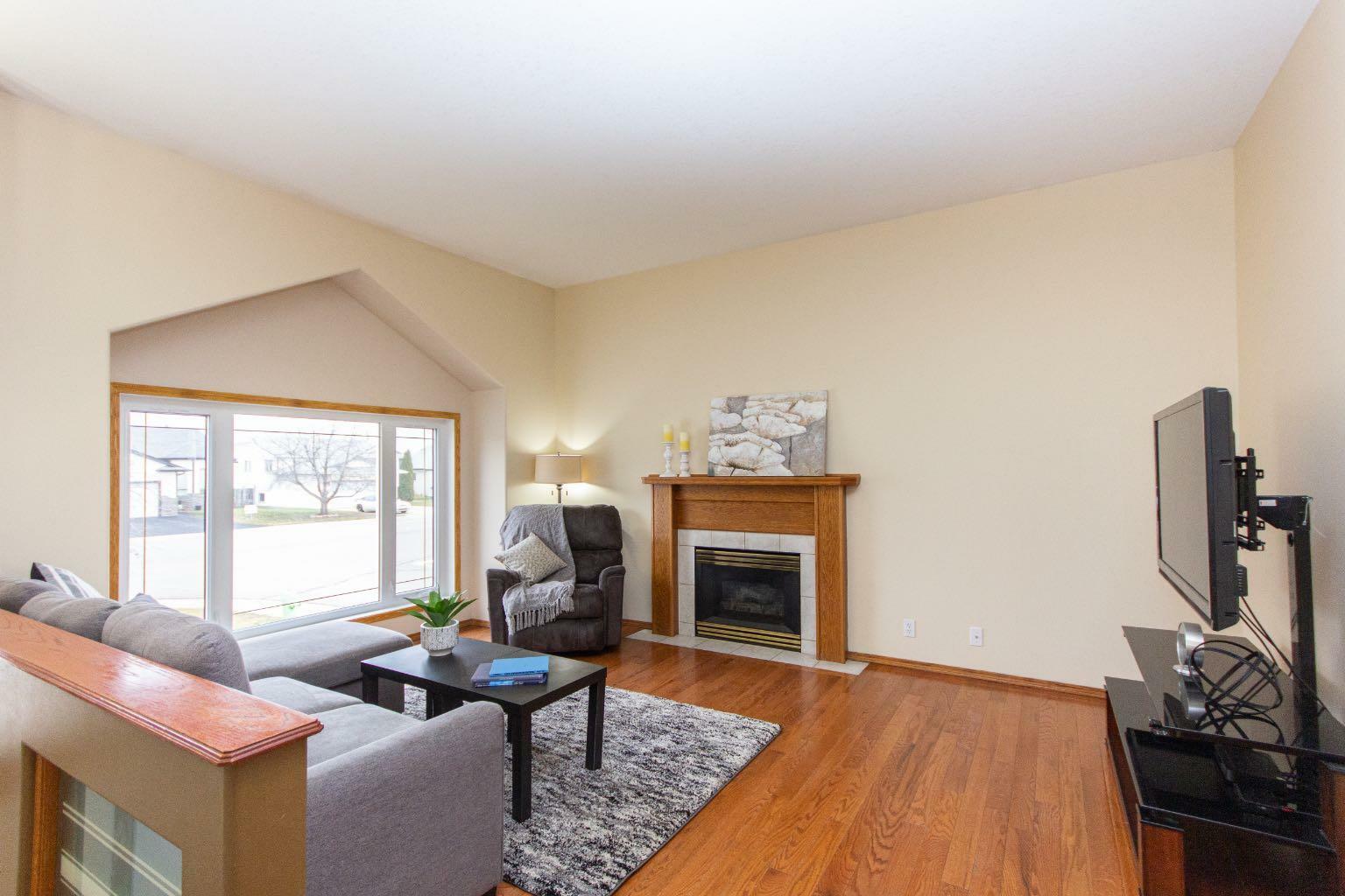 Property Photo:  17 Kingston Drive  AB T4P 3P9 